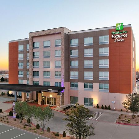 Holiday Inn Express & Suites Moore By Ihg Ngoại thất bức ảnh